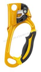  带手柄的绳夹 B17ARA 产品类型:带手柄的绳夹 水平/垂直使用:垂直使用 绳索直径:8 → 13mm 材料:铝、尼龙、塑料、橡胶、不锈钢 可拆卸抓绳器:是 手动锁定:是  个